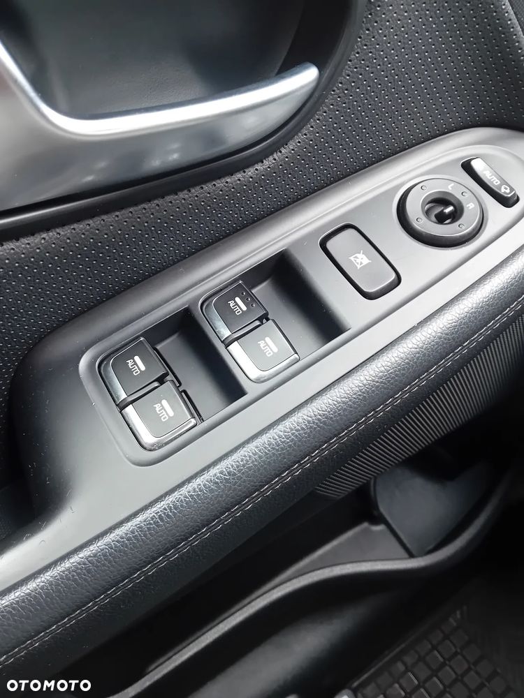 Kia Carens 1.6 GDI L 7os - 19