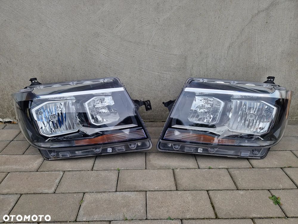 LAMPY PRZEDNIE VW CRAFTER II MAN TGE 2017-- - 1