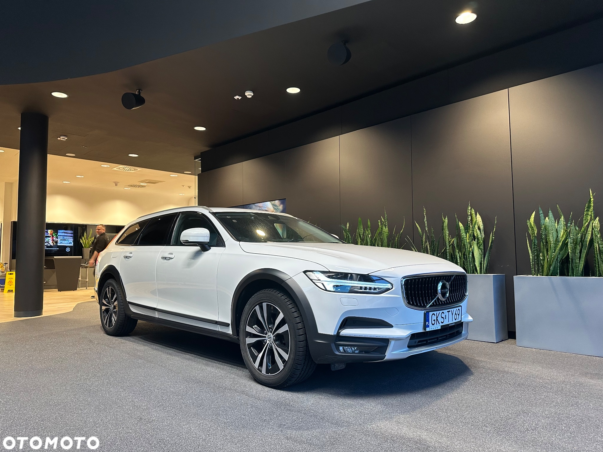 Volvo V90 Cross Country D4 AWD - 9