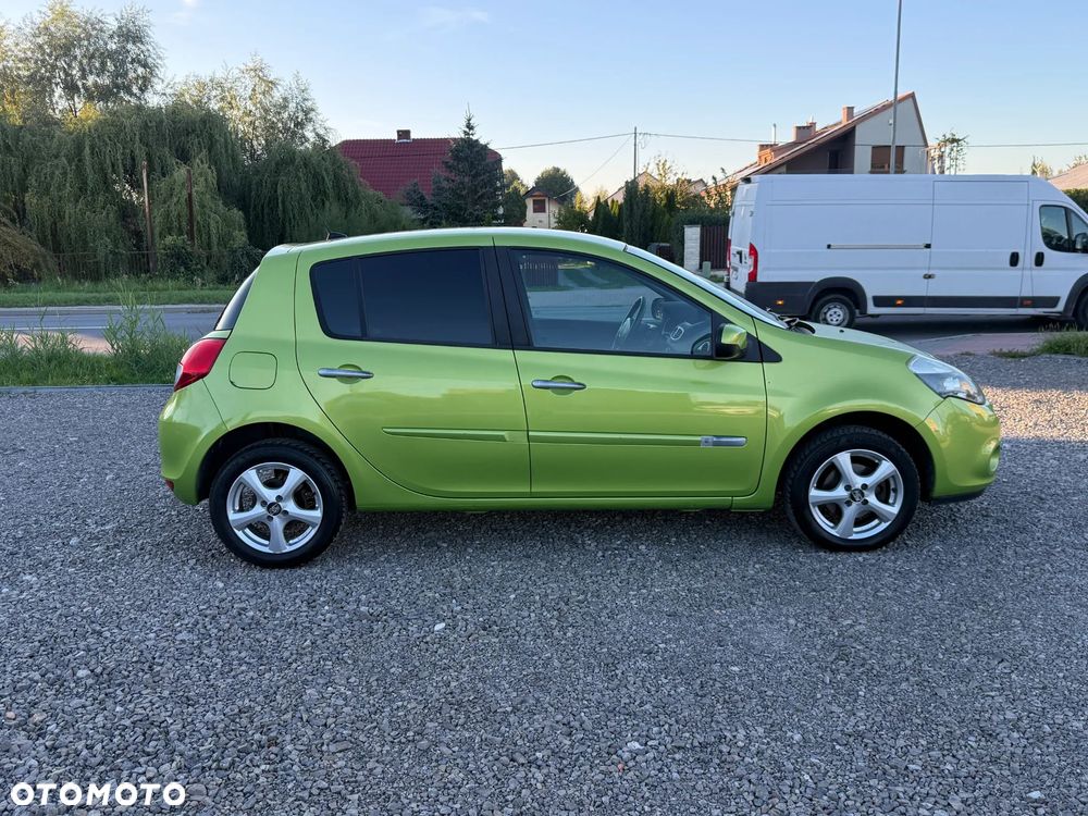 Renault Clio - 19