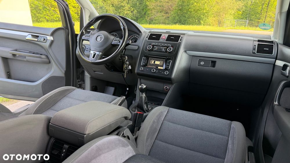 Volkswagen Touran 2.0 TDI DPF STYLE - 8