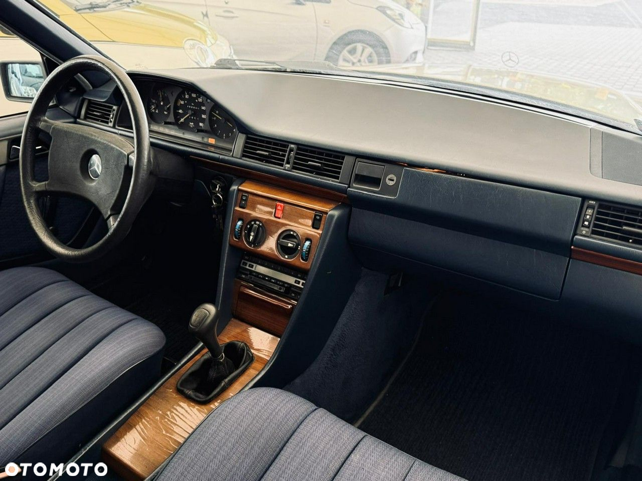 Mercedes-Benz W124 (1984-1993) - 17
