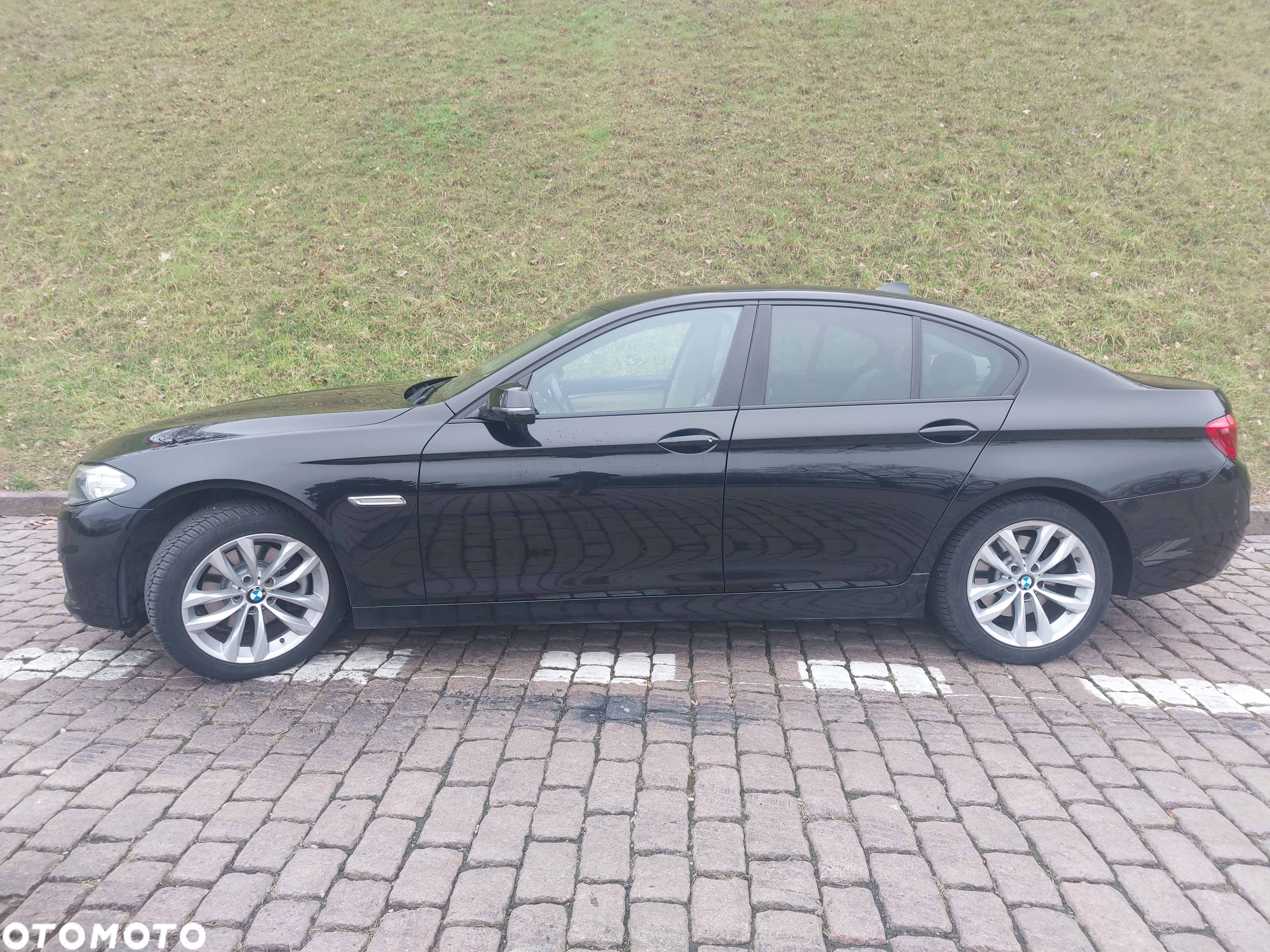 BMW Seria 5 520d xDrive - 13