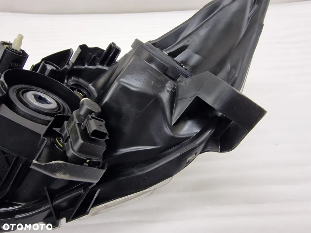 TOYOTA AURIS I LIFT 09-12 PRAWA LAMPA PRZEDNIA PRZÓD , NR 81110-02A40 / 89903723 / 89903691 , NR AUKCJI LL446 - 17