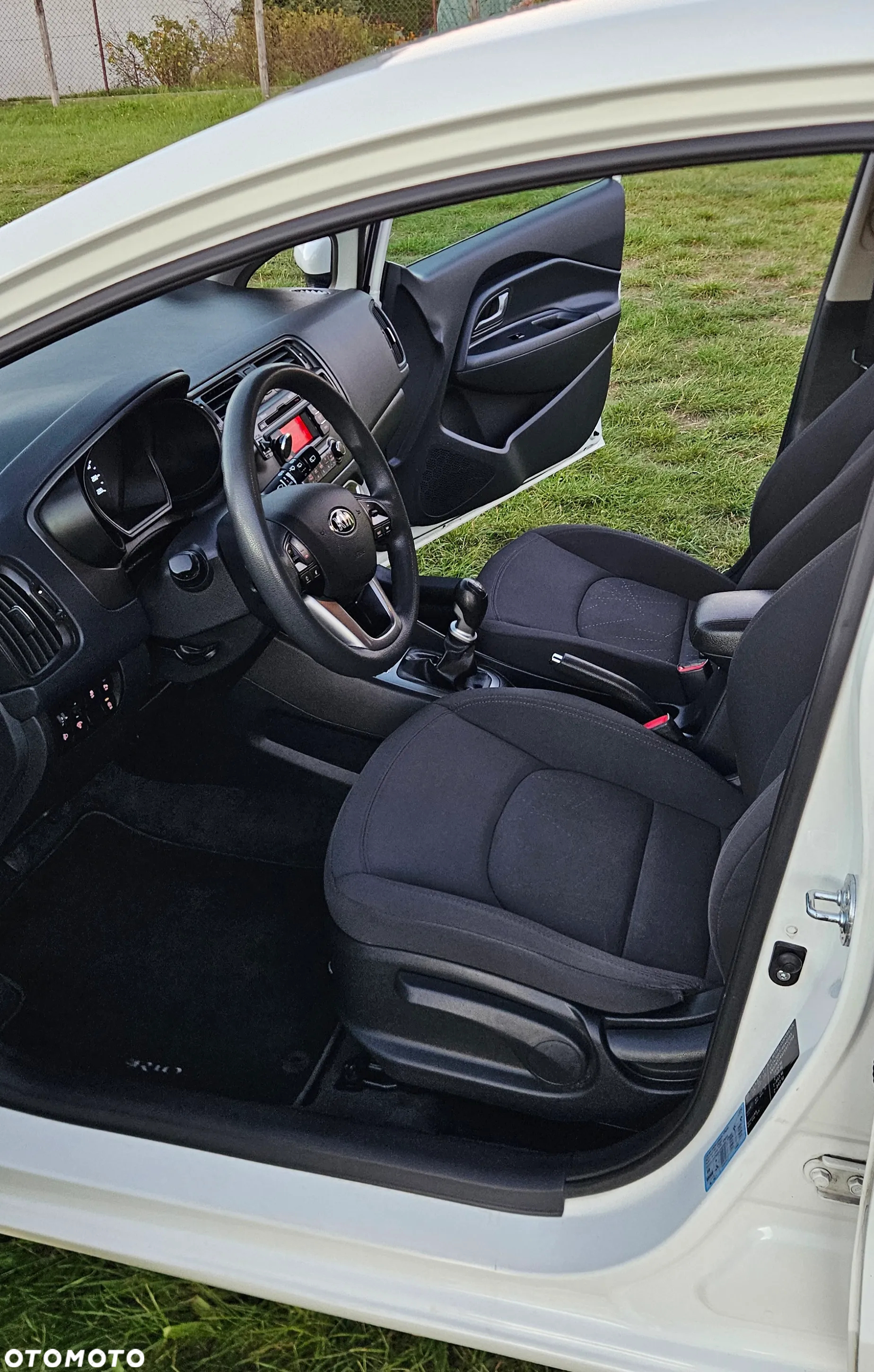 Kia Rio 1.4 CRDI Fifa World Cup Edition - 12