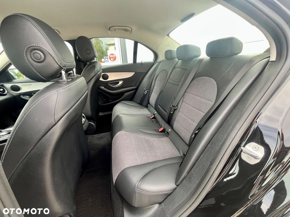 Mercedes-Benz Klasa C 180 9G-TRONIC Avantgarde - 23