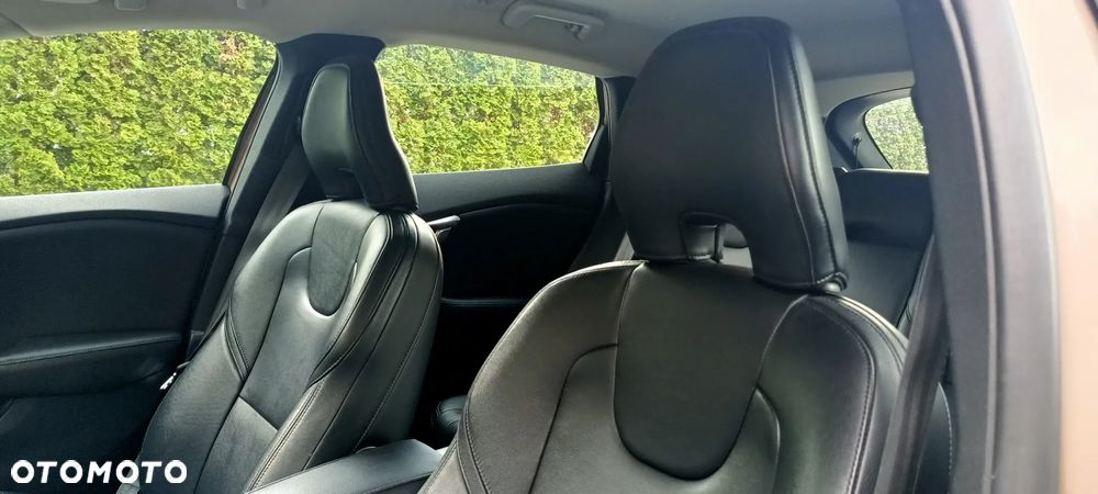 Volvo V40 D4 Summum - 19
