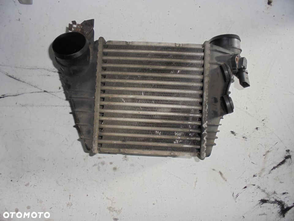 CHLODNICA INTERCOOLERA VW GOLF BORA 1.9 TDI - 1