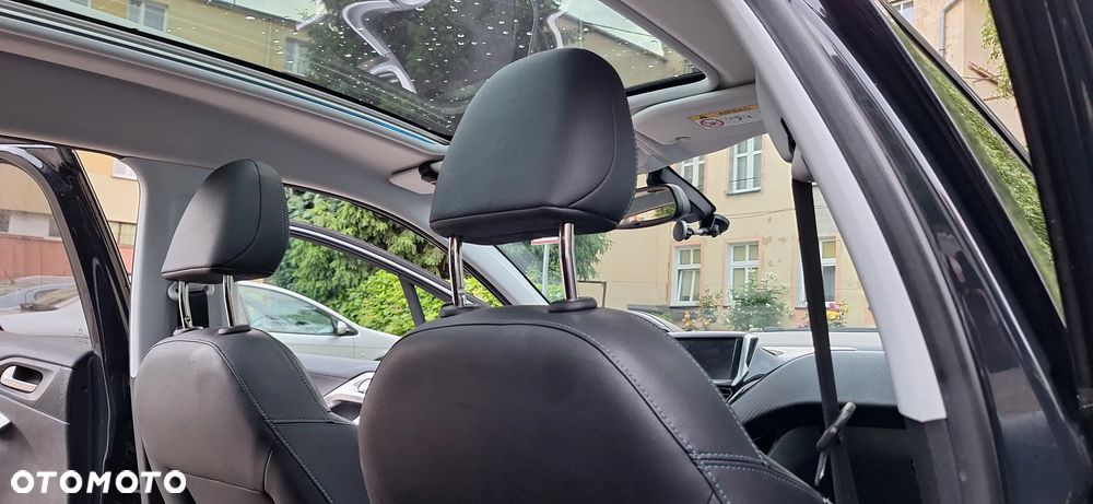 Peugeot 2008 1.2 Pure Tech Active S&S - 12