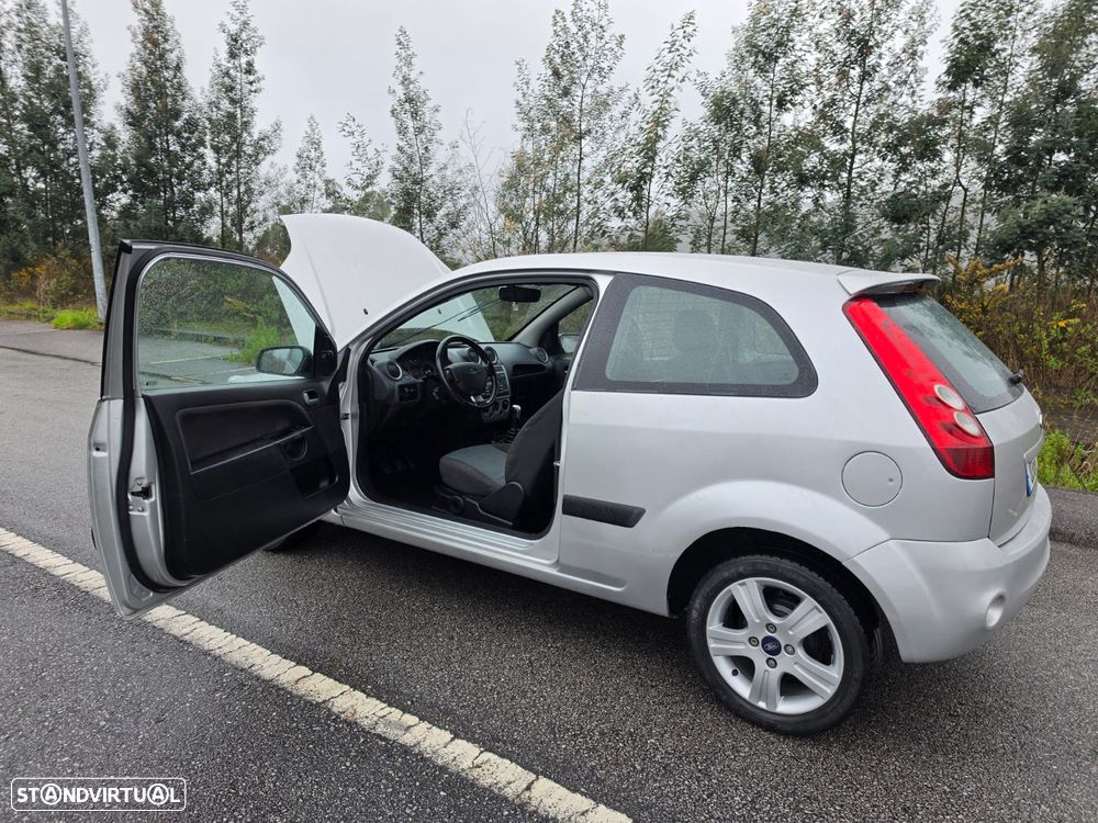 Ford Fiesta 1.4 TDCI - 9