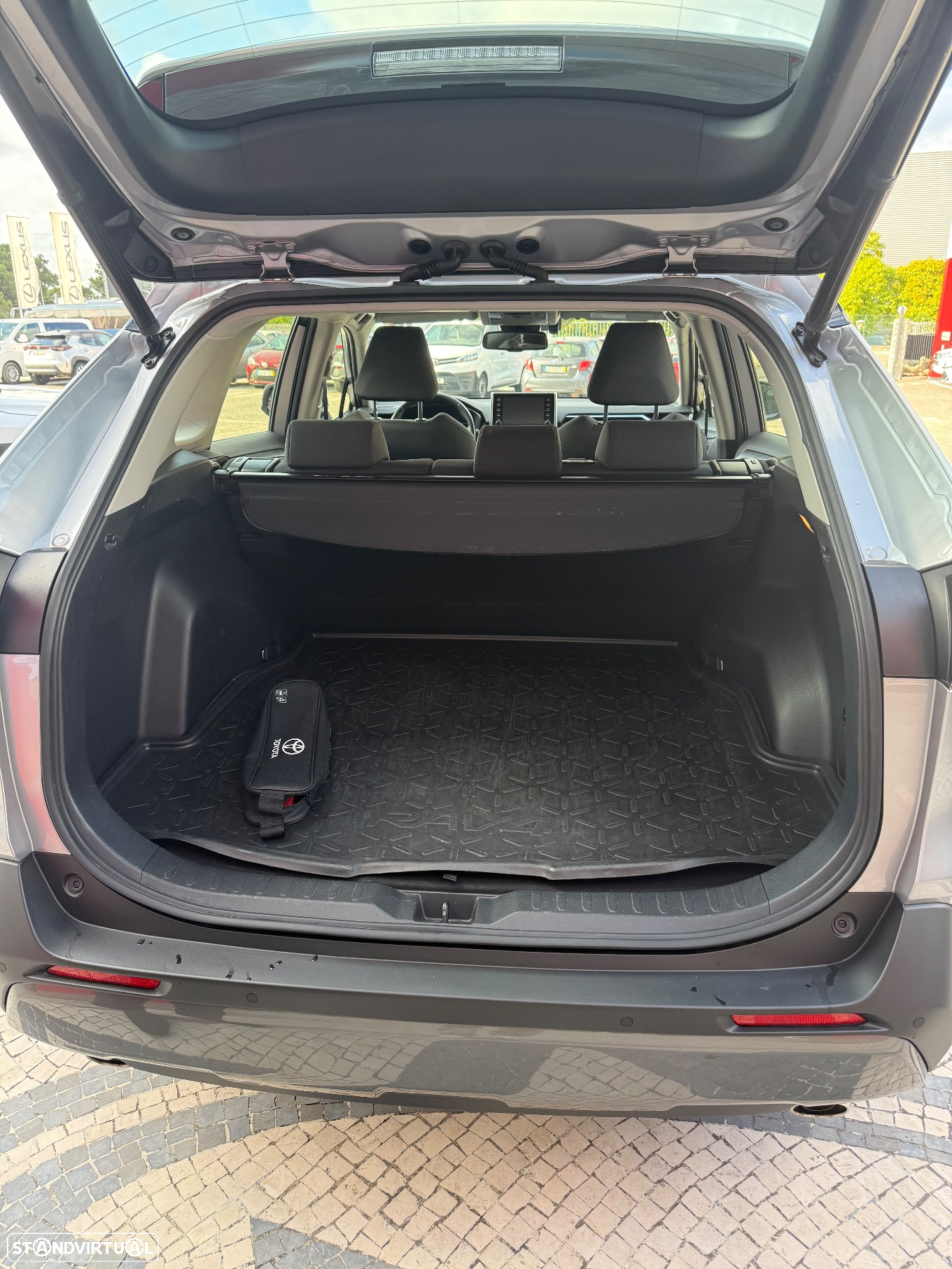 Toyota RAV4 2.5 HDF Comfort - 6