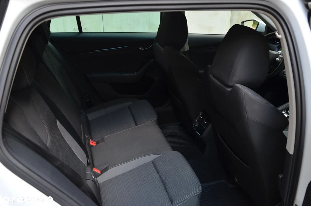 Skoda Octavia 2.0 TDI Ambition DSG - 13