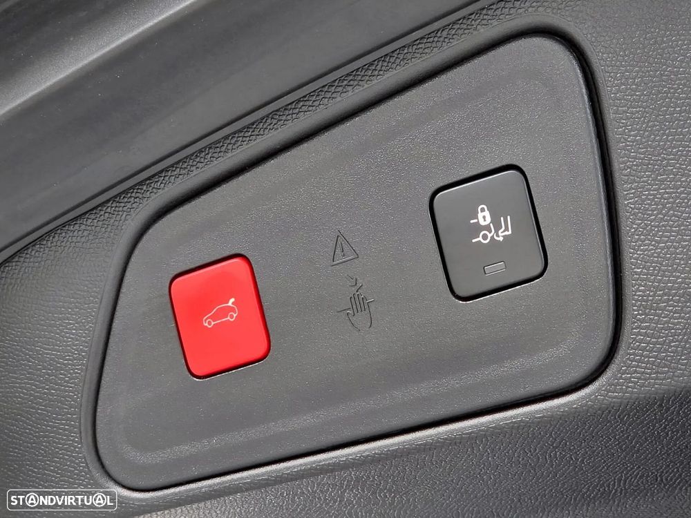 Peugeot 3008 1.6 Hybrid GT Pack e-EAT8 - 41