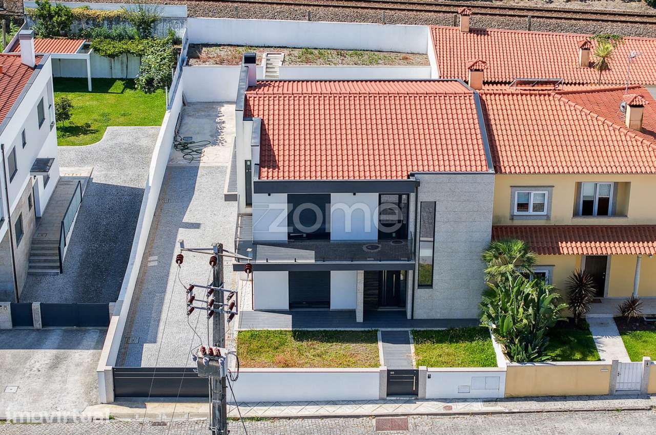 Moradia T4+1 - 2 Suites - Darque - Grande imagem: 3/42