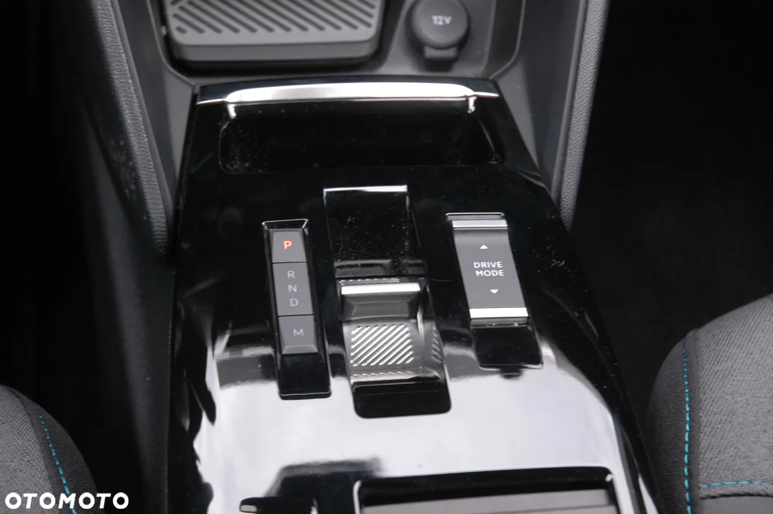 Citroën C4 1.2 PureTech Max S&S EAT8 - 14