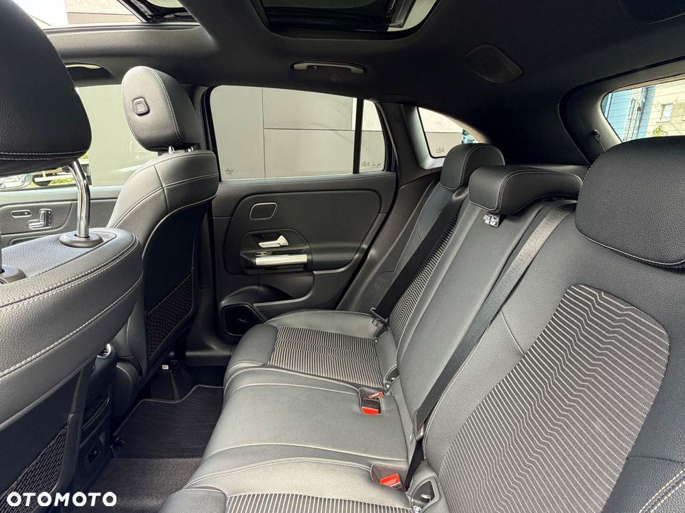 Mercedes-Benz GLA - 30