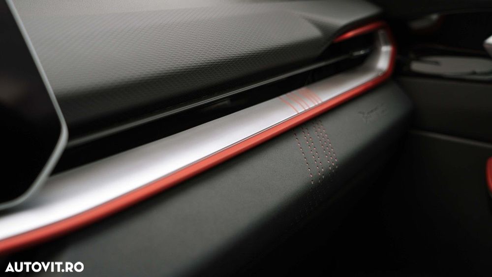Geely Coolray - 25