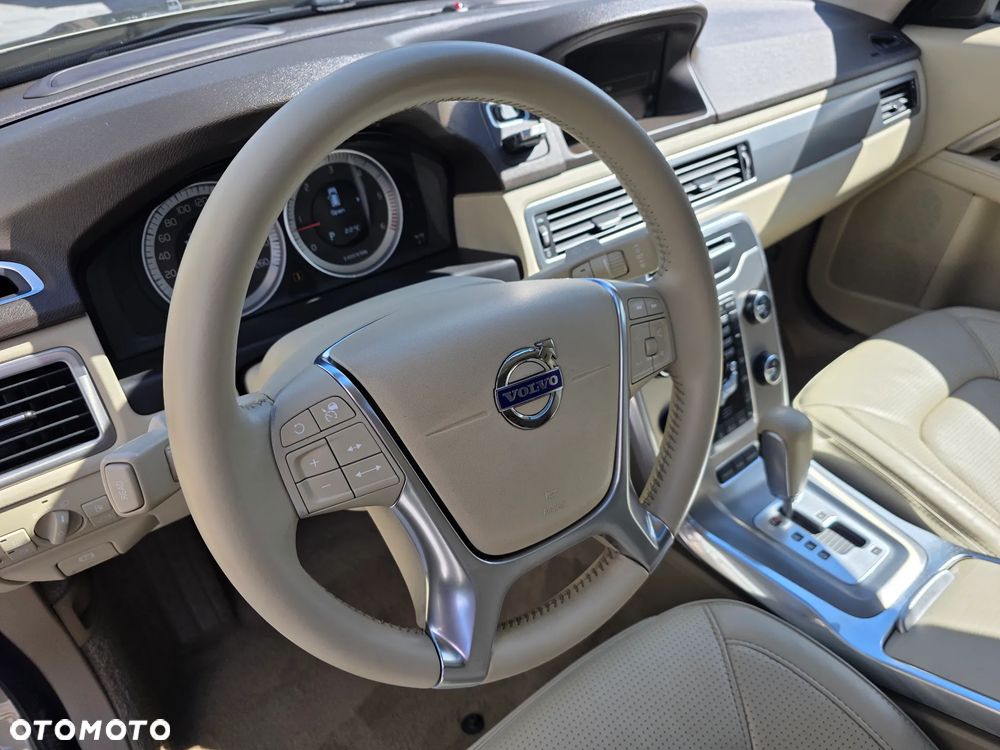 Volvo XC 70 D5 AWD Summum - 21