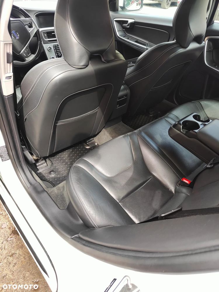 Volvo S60 T5 Drive-E Momentum - 40