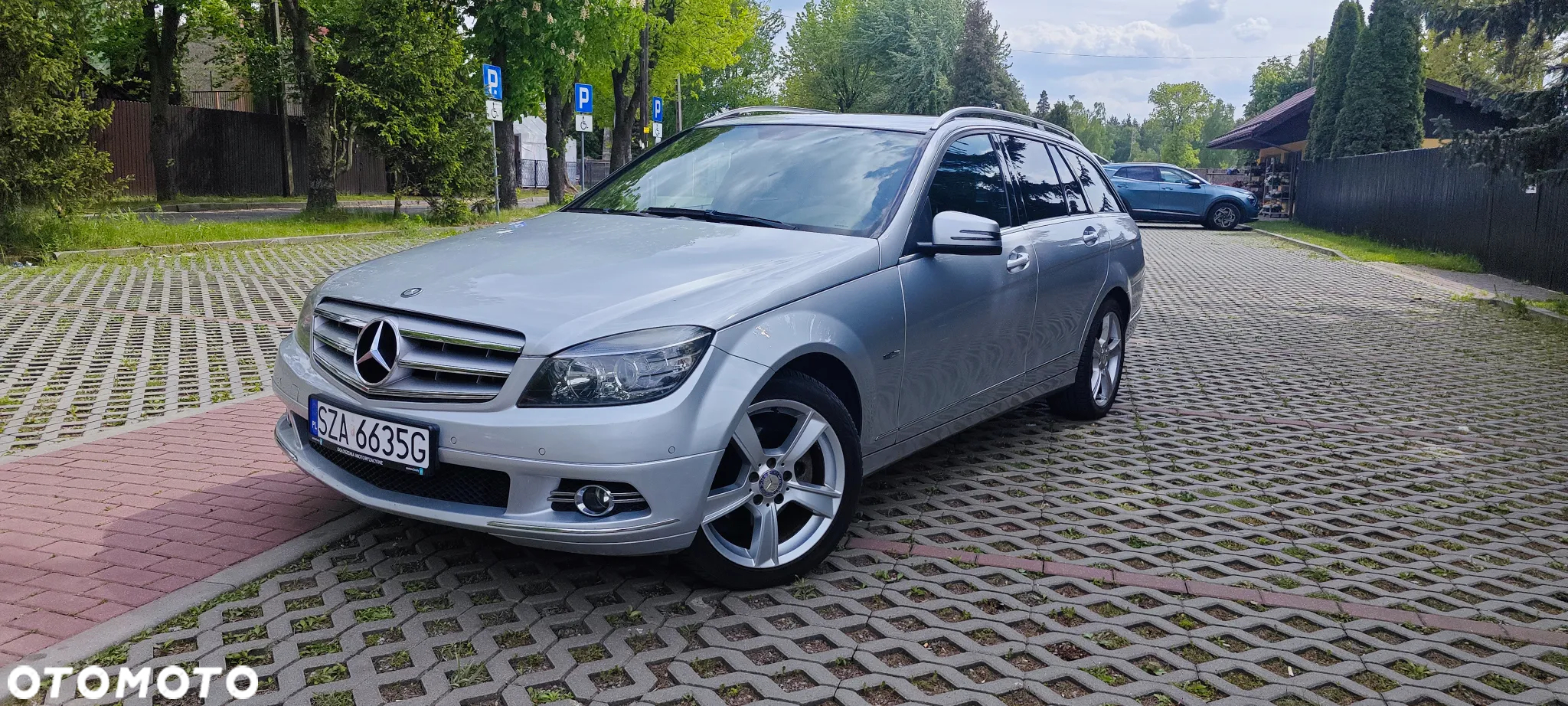 Mercedes-Benz Klasa C 180 T CGI Automatik BlueEFFICIENCY Avantgarde - 21