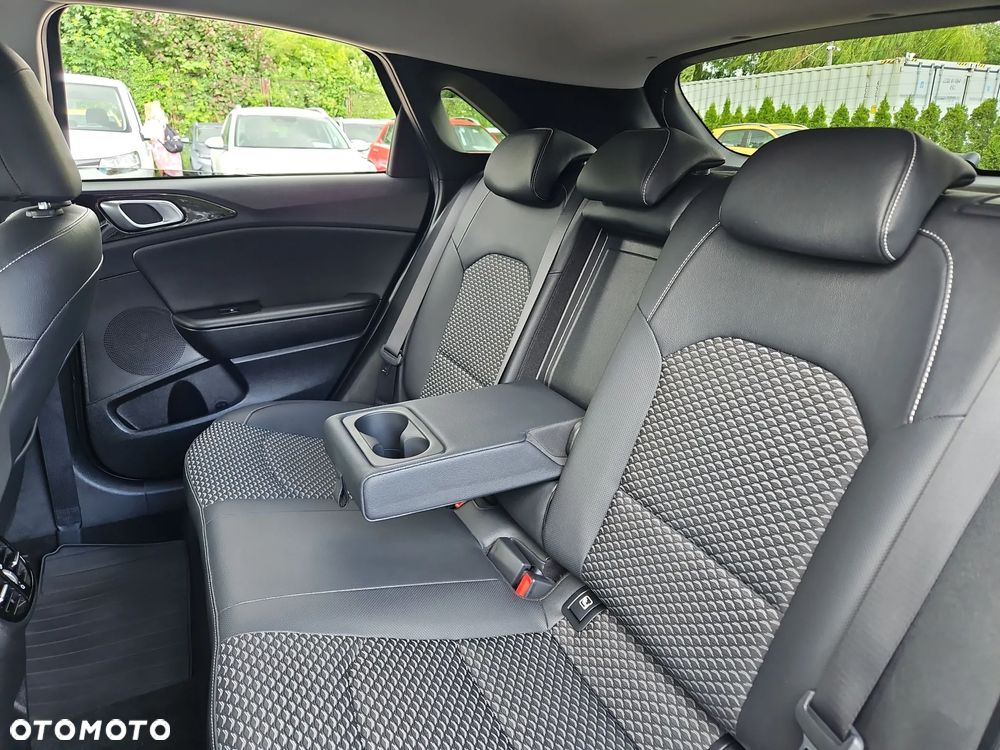 Kia Ceed 1.5 T-GDI Business Line - 17