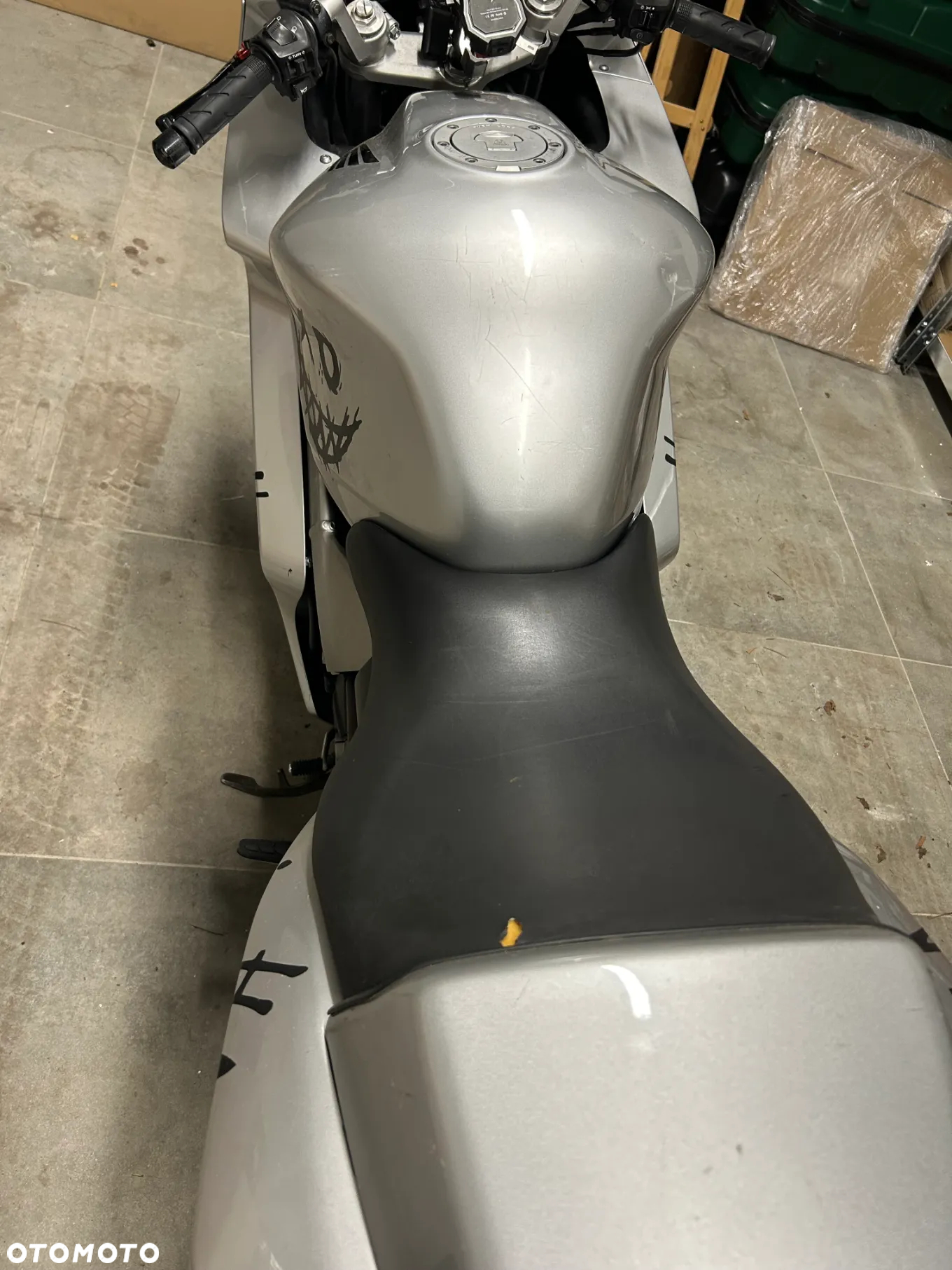Honda VFR - 16