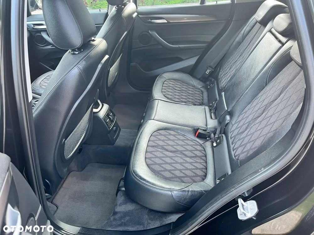 BMW X1 sDrive18d xLine - 29