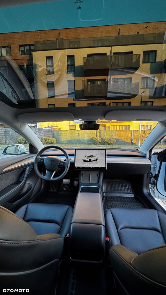 Tesla Model 3 - 11
