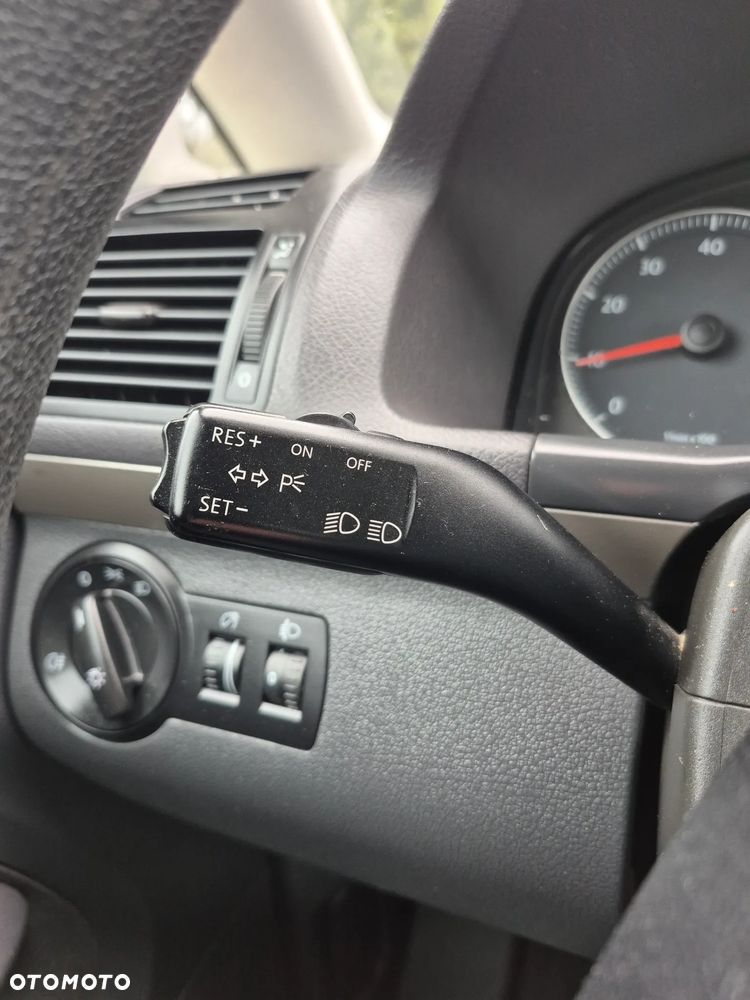 Volkswagen Touran 1.6 Trendline - 14