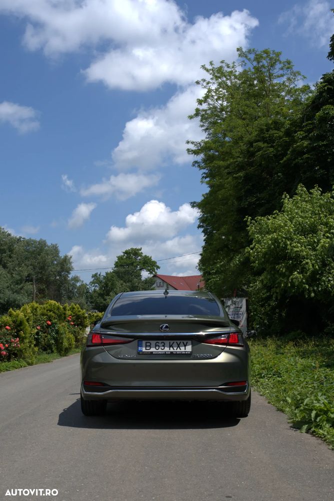 Lexus Seria ES 300h Executive - 2