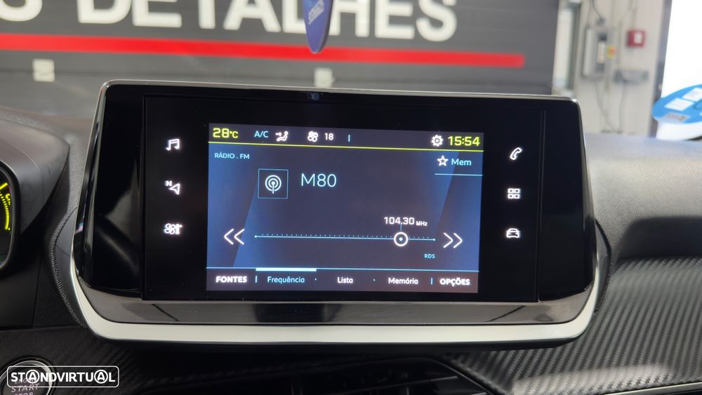 Peugeot e-208 Allure - 24