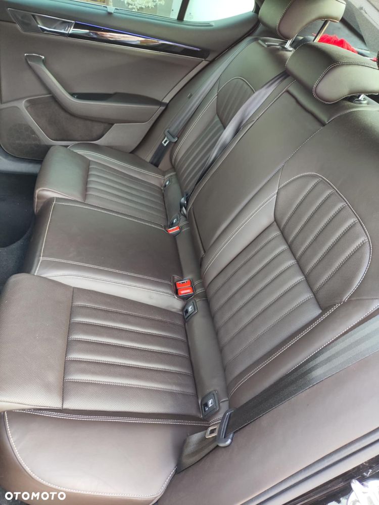 Skoda Superb 2.0 TSI 4x4 L&K DSG - 9