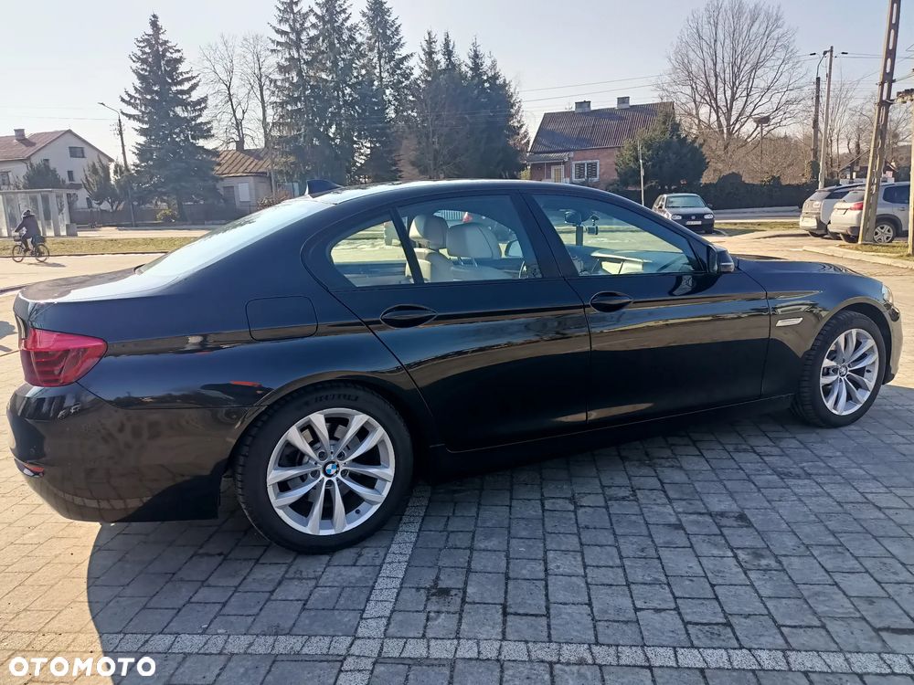 BMW Seria 5 520d xDrive - 6