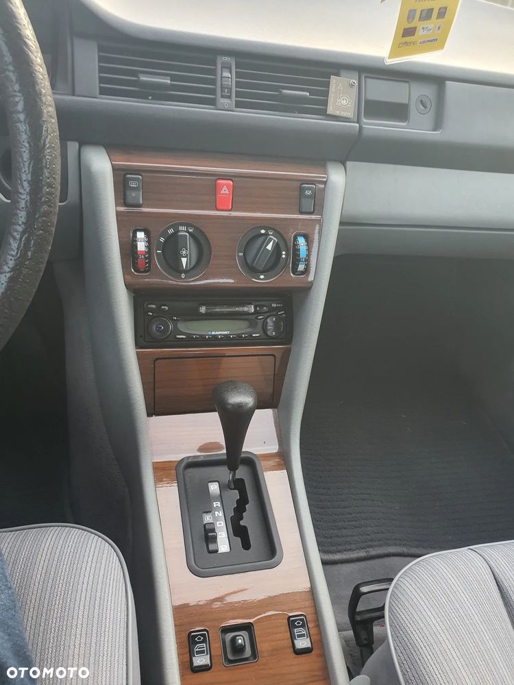 Mercedes-Benz W124 (1984-1993) - 20