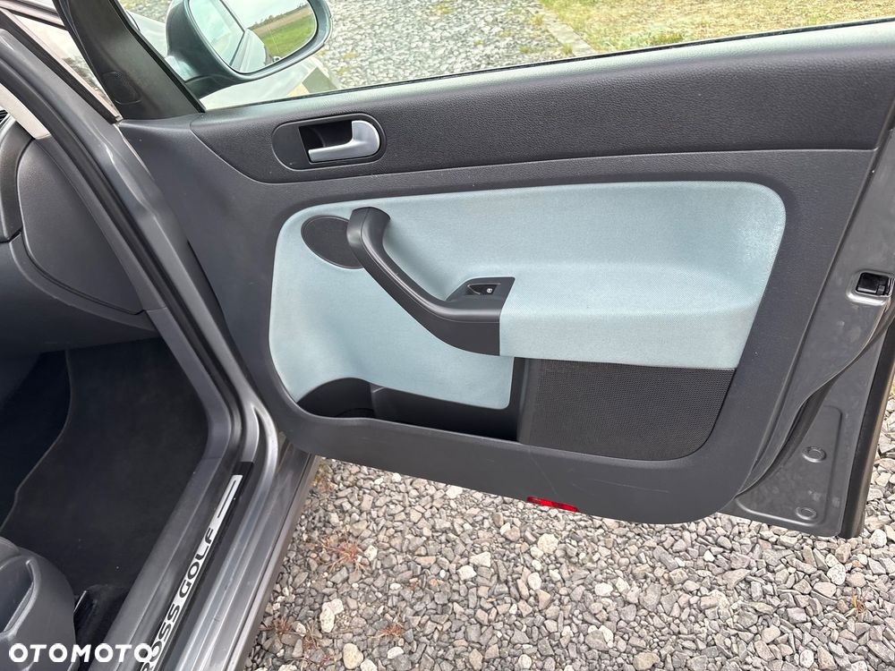Volkswagen Golf Plus 1.6 CrossGolf - 37