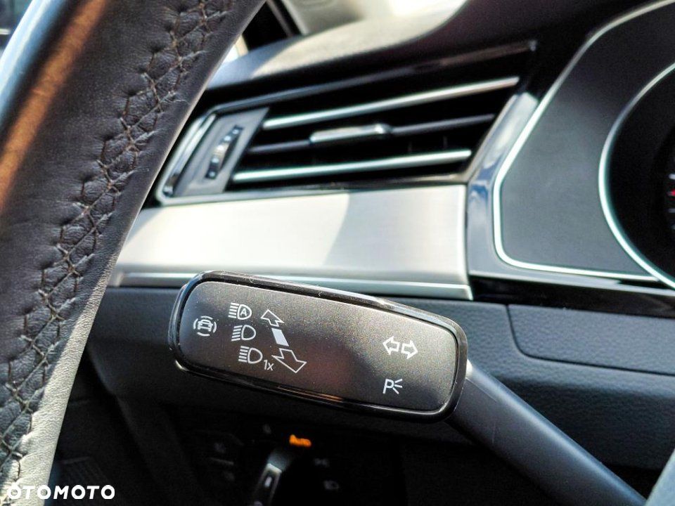 Volkswagen Passat - 16