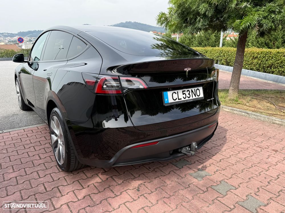 Tesla Model Y - 6