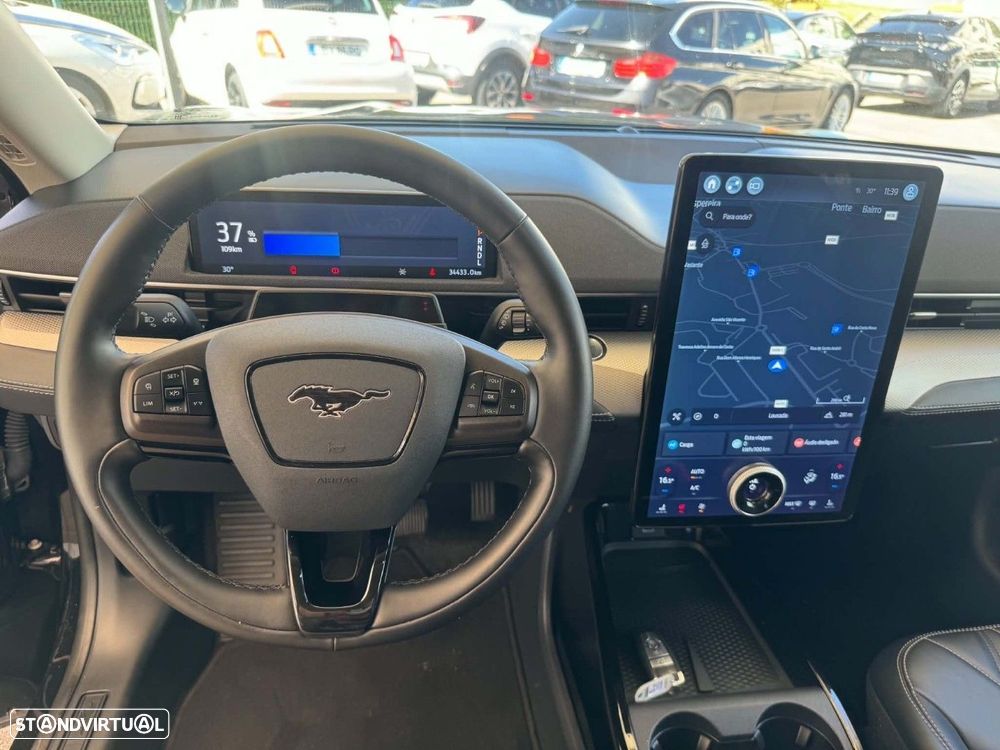 Ford Mustang Mach-E 75.7 kWh Premium AWD - 11