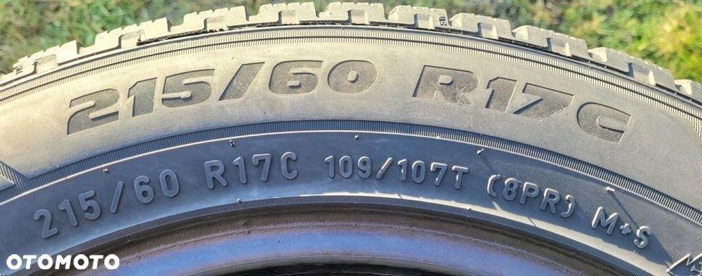 4x Pirelli Carrier Winter 215/60R17C 109/107T Z63A - 9