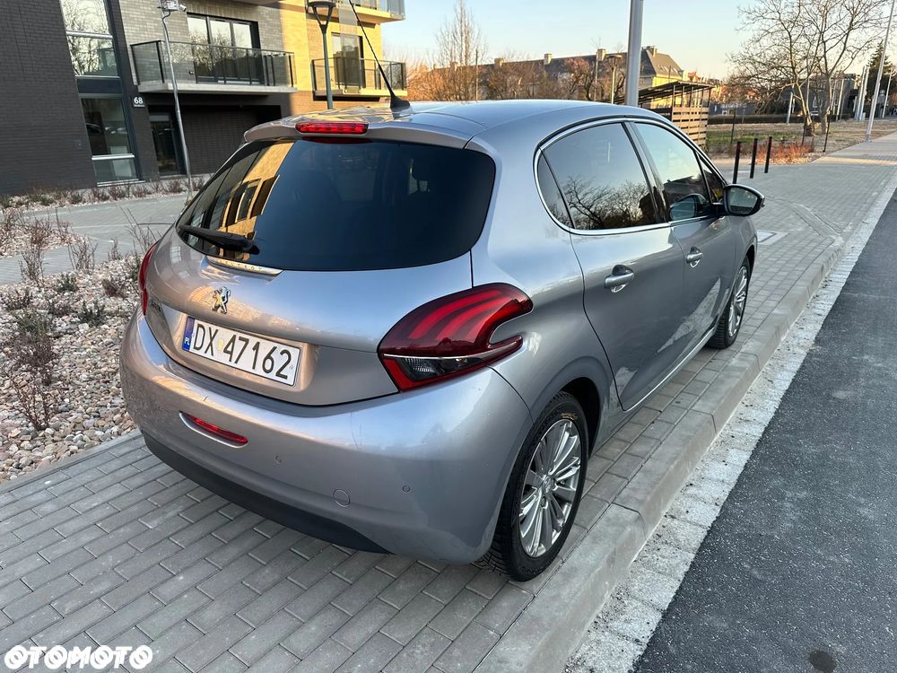 Peugeot 208 1.5 BlueHDi Allure S&S - 9