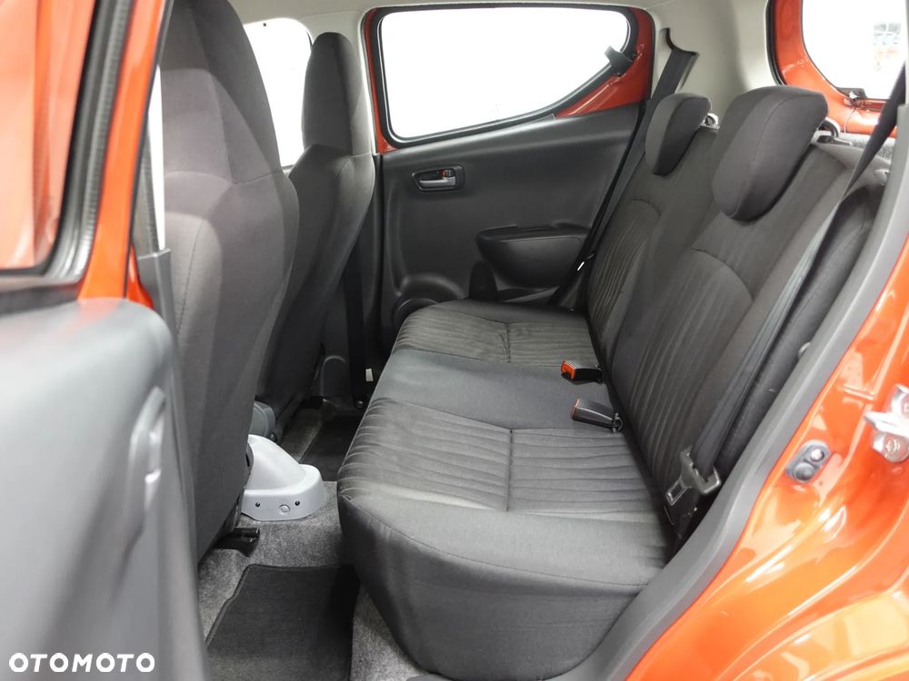 Nissan Pixo - 22