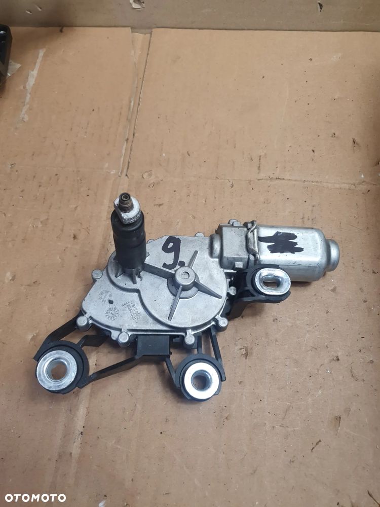 } SILNICZEK WYCIERACZKI TYŁ SKODA FABIA II nr 5J7955711 - 1