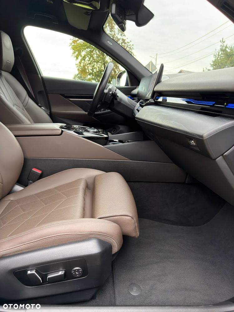 BMW Seria 5 520d xDrive mHEV M Sport - 35