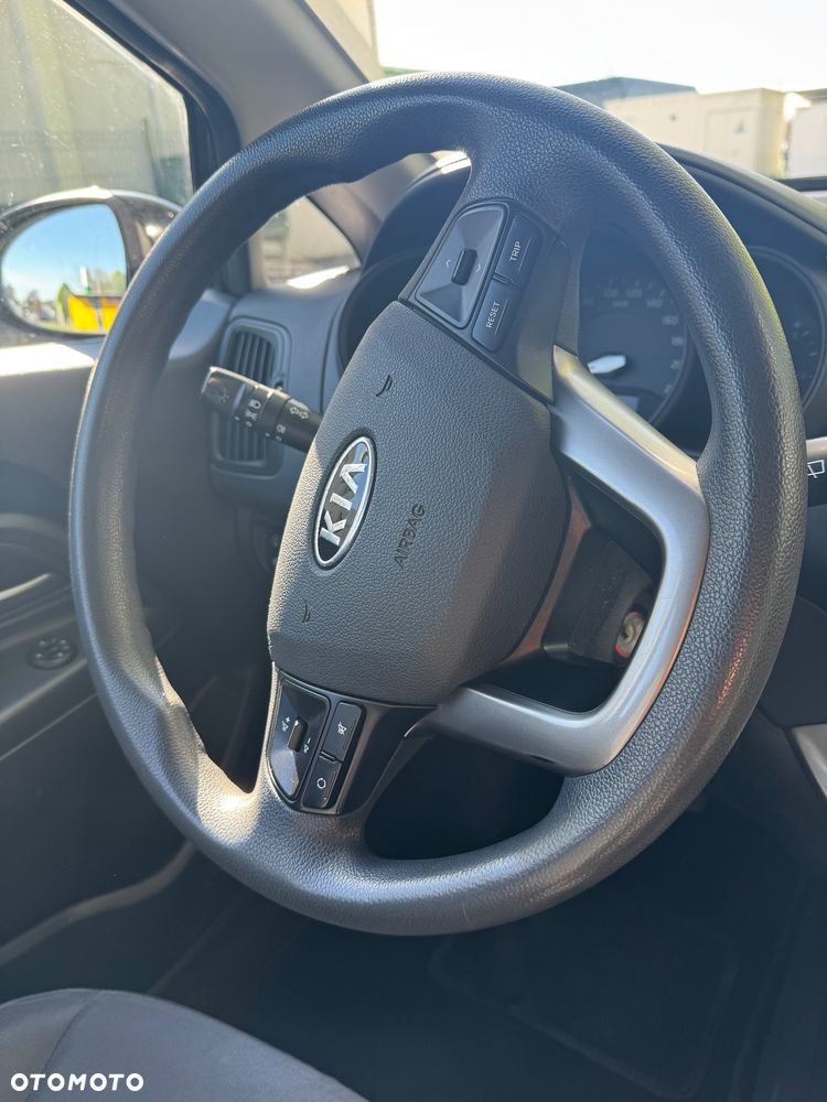 Kia Rio - 17