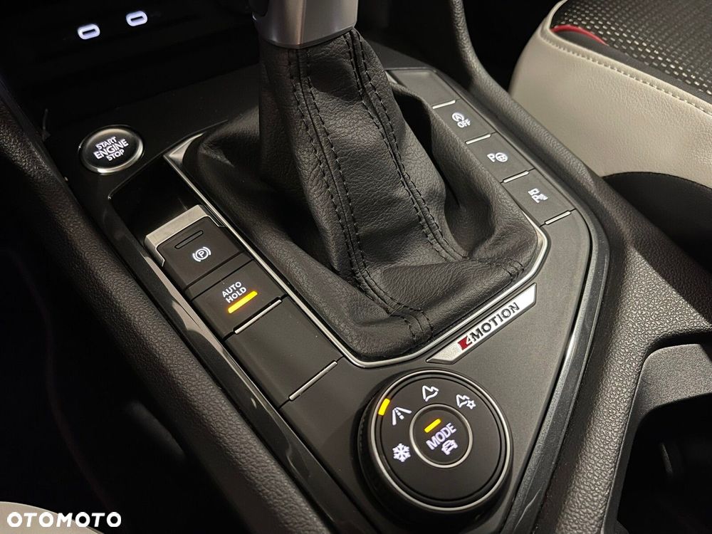 Volkswagen Tiguan 2.0 TSI 4Mot Urban Sport DSG - 25