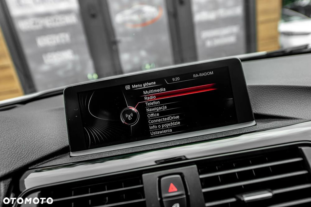 BMW Seria 3 320i Modern Line - 30