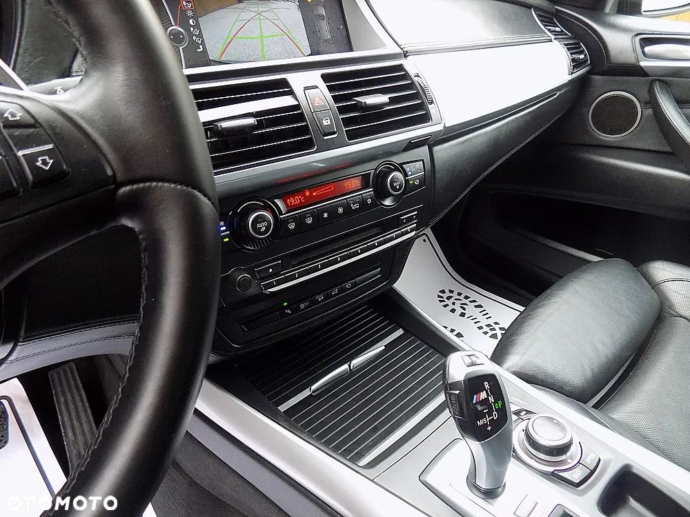 BMW X5 M M50d Sport-Aut - 16