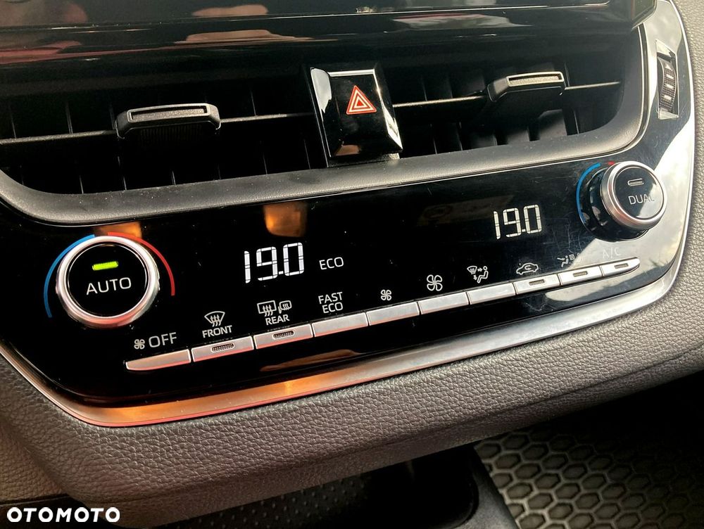 Toyota Corolla 1.8 Hybrid Comfort - 29