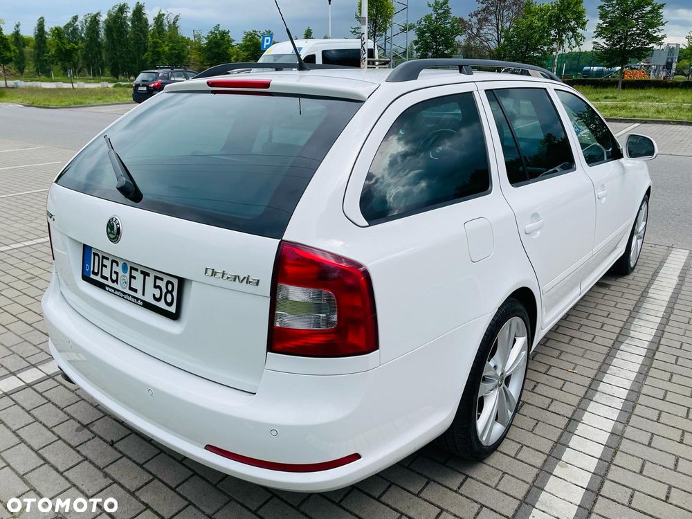 Skoda Octavia 2.0 TDI CR DPF DSG RS - 5