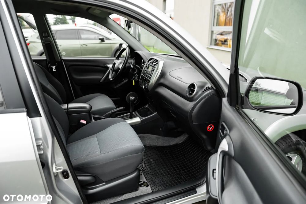 Toyota RAV4 2.0 VVT-i 4x4 - 18